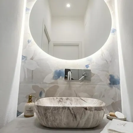 Aura - Luxury